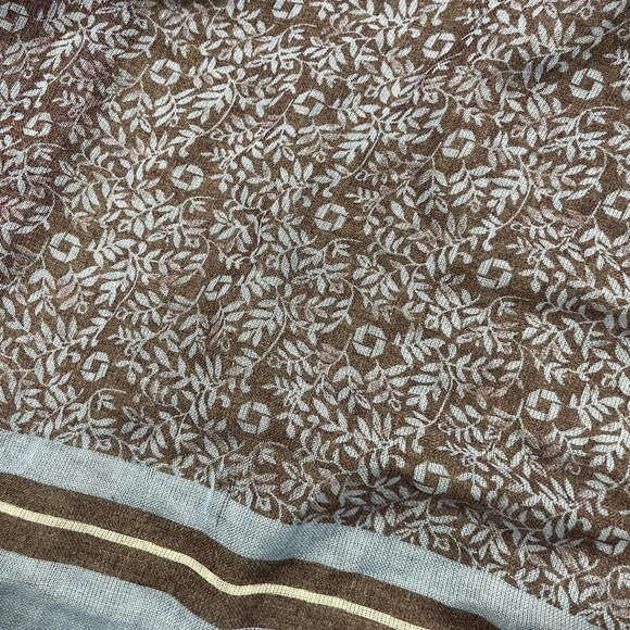 Chase Bank Scarf - Picture 4 of 4